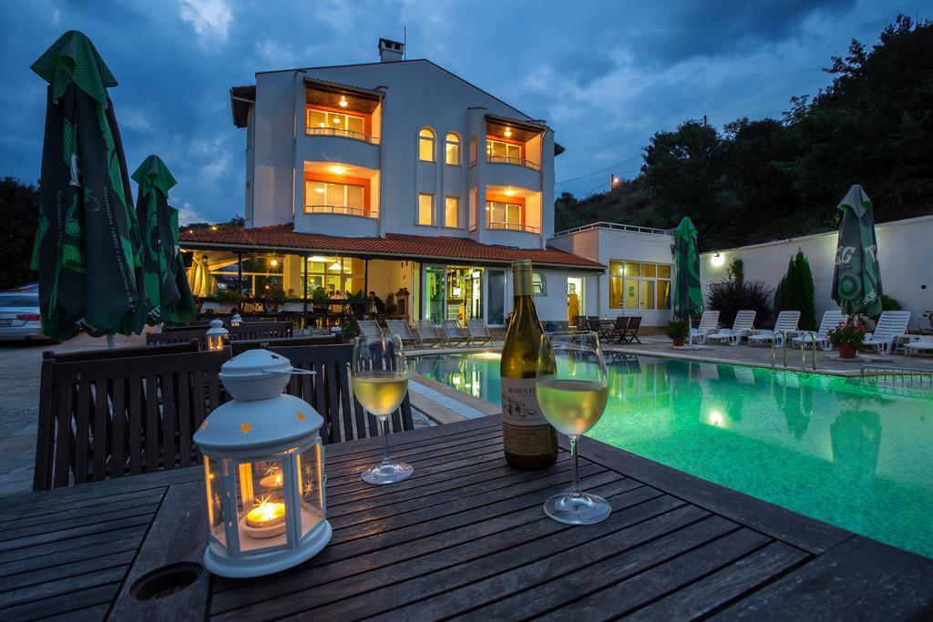 Hotel Saint Konstantin Glavatartsi Buitenkant foto