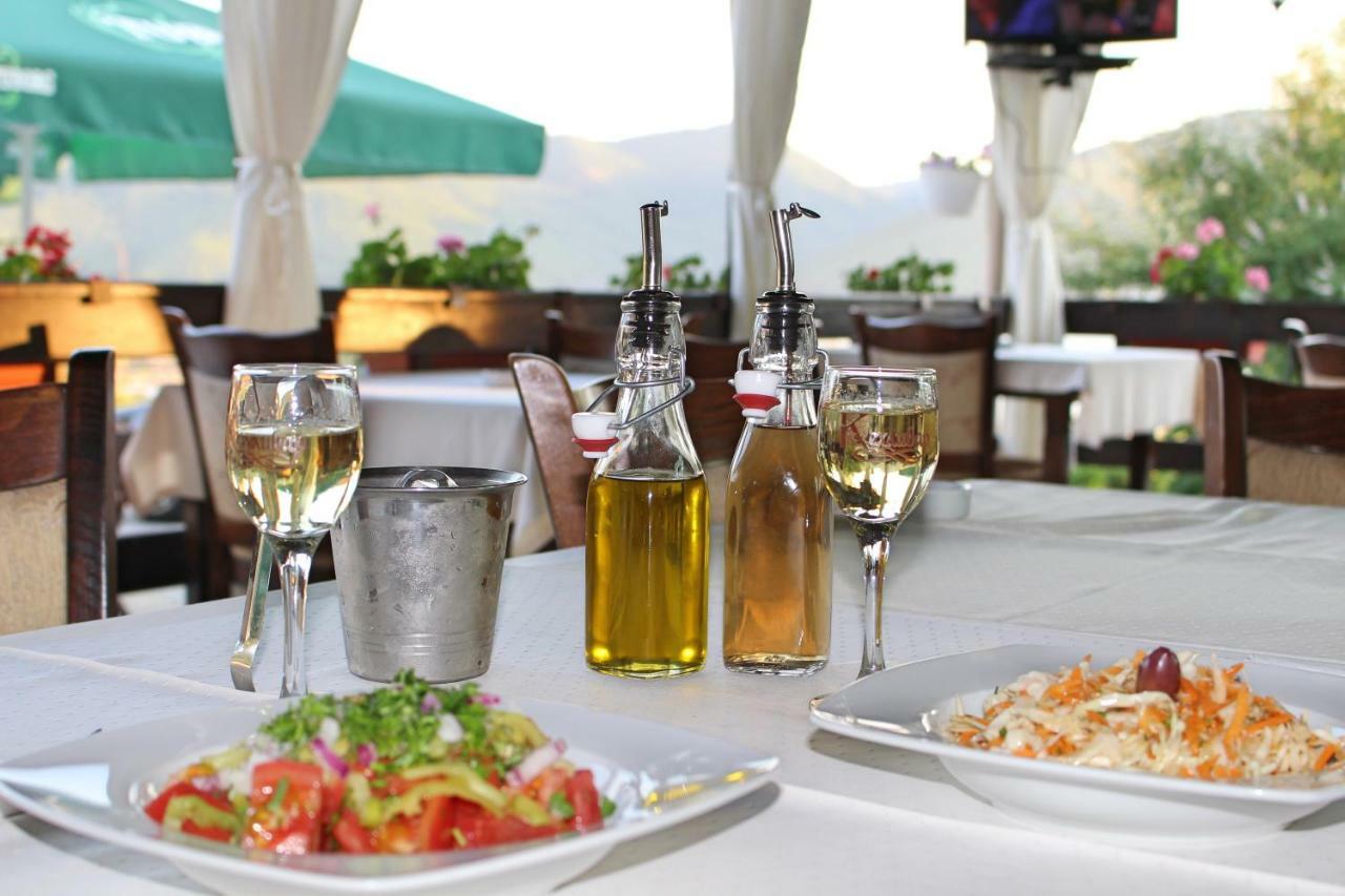 Hotel Saint Konstantin Glavatartsi Buitenkant foto